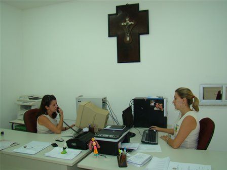 Servidores recebem aumento salarial